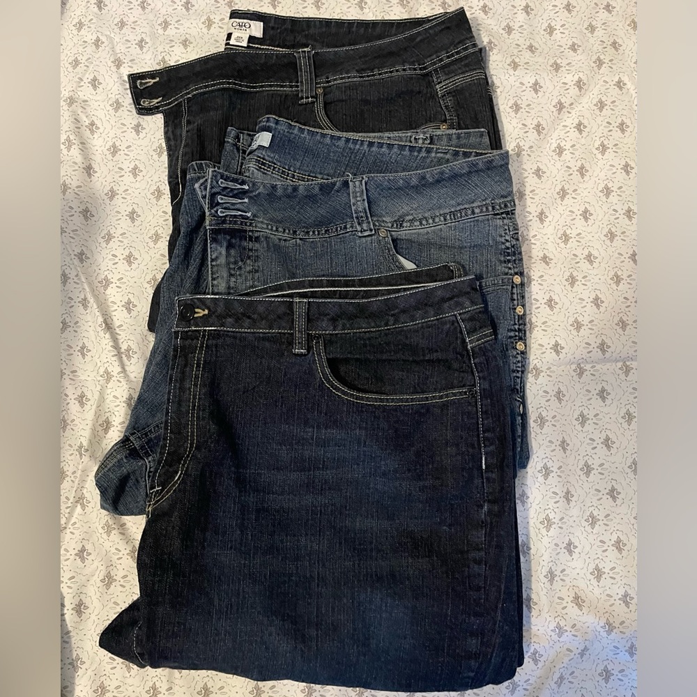 Cato Denim capris 26W like New, three pair!!!